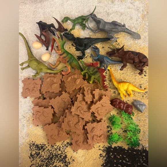 Other - Assorted Reptile & Dinosaur Toy Playset - Multicolor